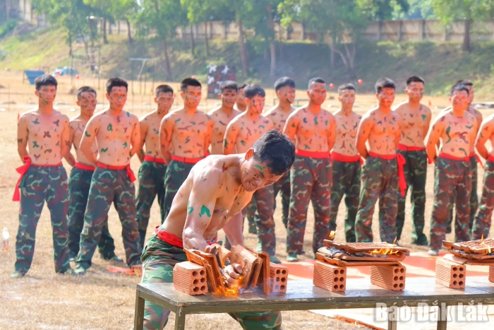 Bộ đội Đặc công trình diễn kỹ, chiến thuật tinh nhuệ