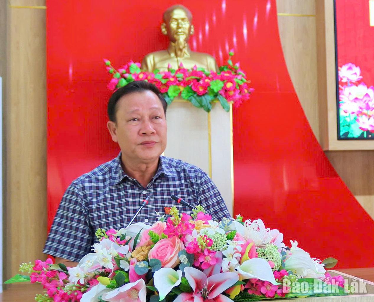 Đồng chí Trần Phú Hùng, Ủy viên Ban Thường vụ Tỉnh ủy, Bí thư Đảng ủy, Chủ tịch HĐND phường phát biểu kết luận hội nghị.