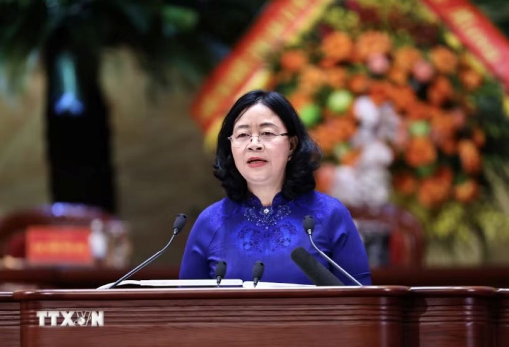 Đồng chí Bùi Thị Minh Hoài, Ủy viên Bộ Chính trị, Bí thư Trung ương Đảng, Bí thư Đảng ủy Mặt trận Tổ quốc, các đoàn thể Trung ương, Chủ tịch Ủy ban Trung ương Mặt trận Tổ quốc Việt Nam phát biểu nhận nhiệm vụ. Ảnh: TTXVN