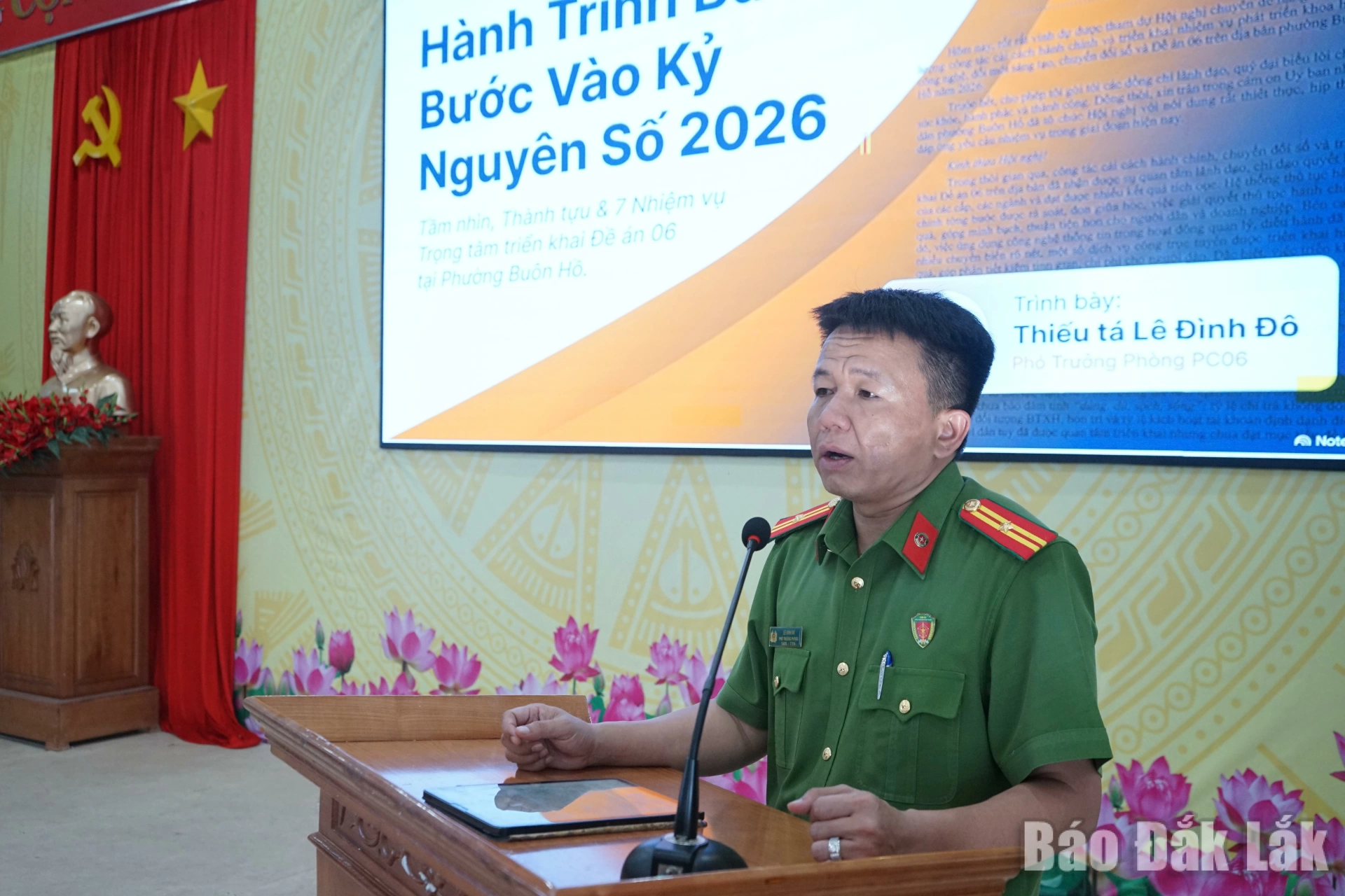 Thiếu tá Lê ĐÌnh Đô, Phó trưởng phòng Cảnh sát QLHC về TTXH, Công an tỉnh dự và phát biểu tại hội nghị