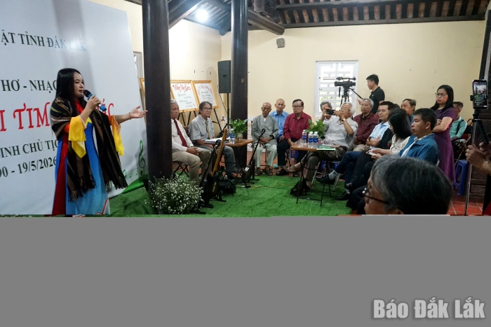 Chương trình thơ nhạc “Muôn triệu trái tim nhớ Bác”
