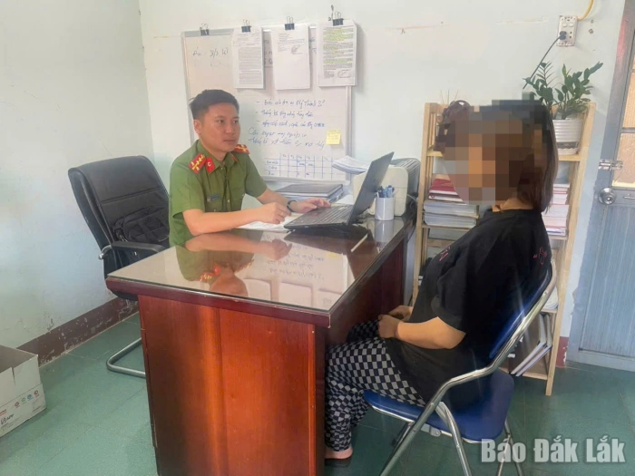 Điều tra vụ việc thiếu nữ sinh con trong nhà vệ sinh rồi bỏ đi