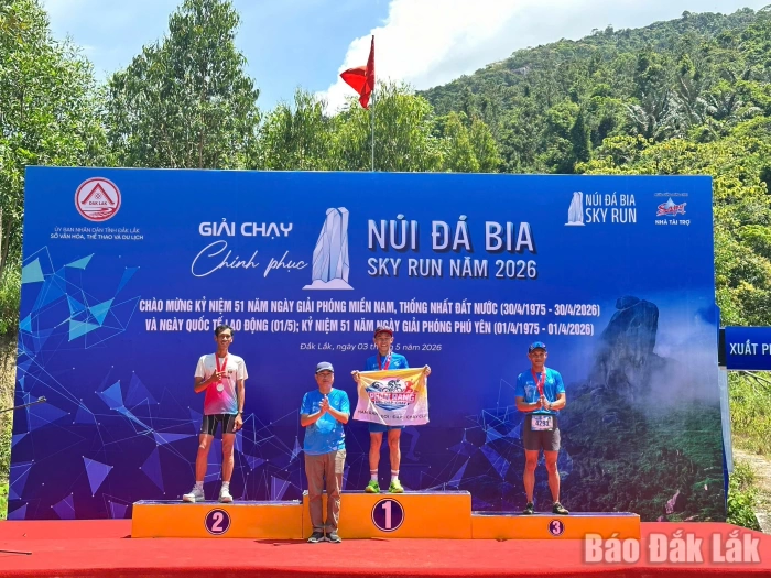 Hơn 1.000 người tham gia Giải chạy Chinh phục núi Đá Bia Sky Run năm 2026