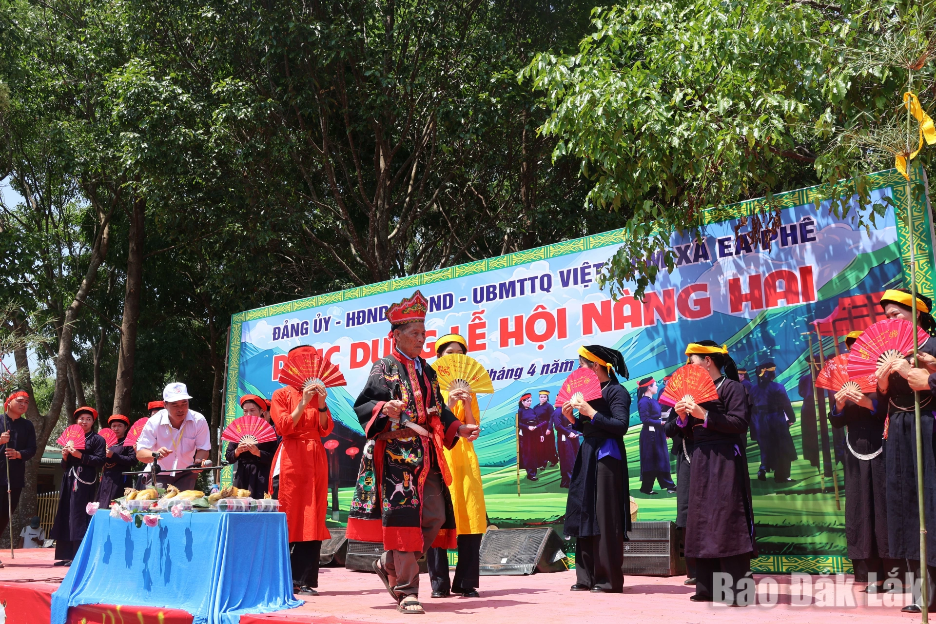 Lễ phuc j