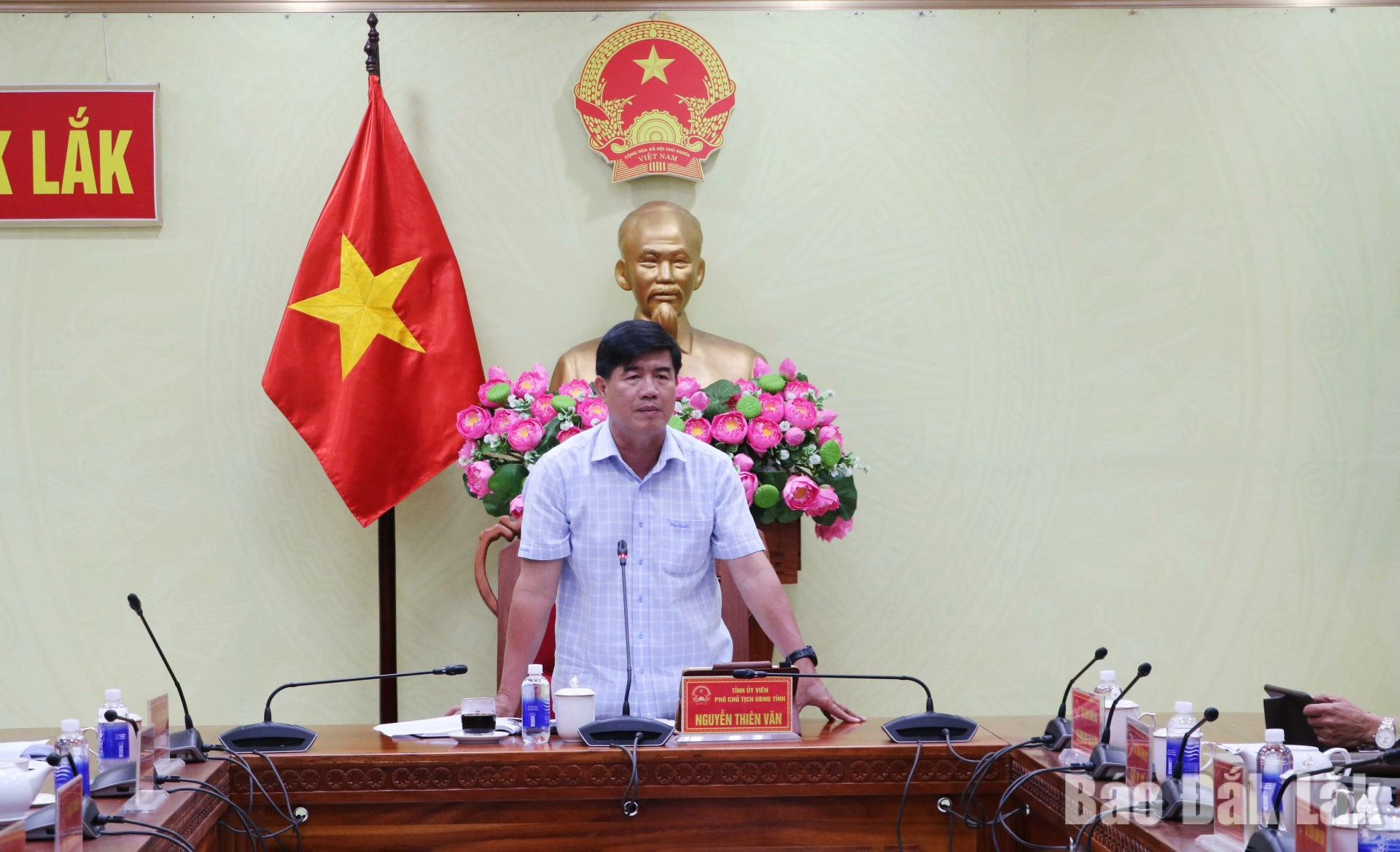 Phó Chủ tịch UBND tỉnh, Trưởng Ban Chỉ đạo phát triển kinh tế tập thể (KTTT) tỉnh Nguyễn Thiên Văn phát biểu chỉ đạo tại buổi làm việc.