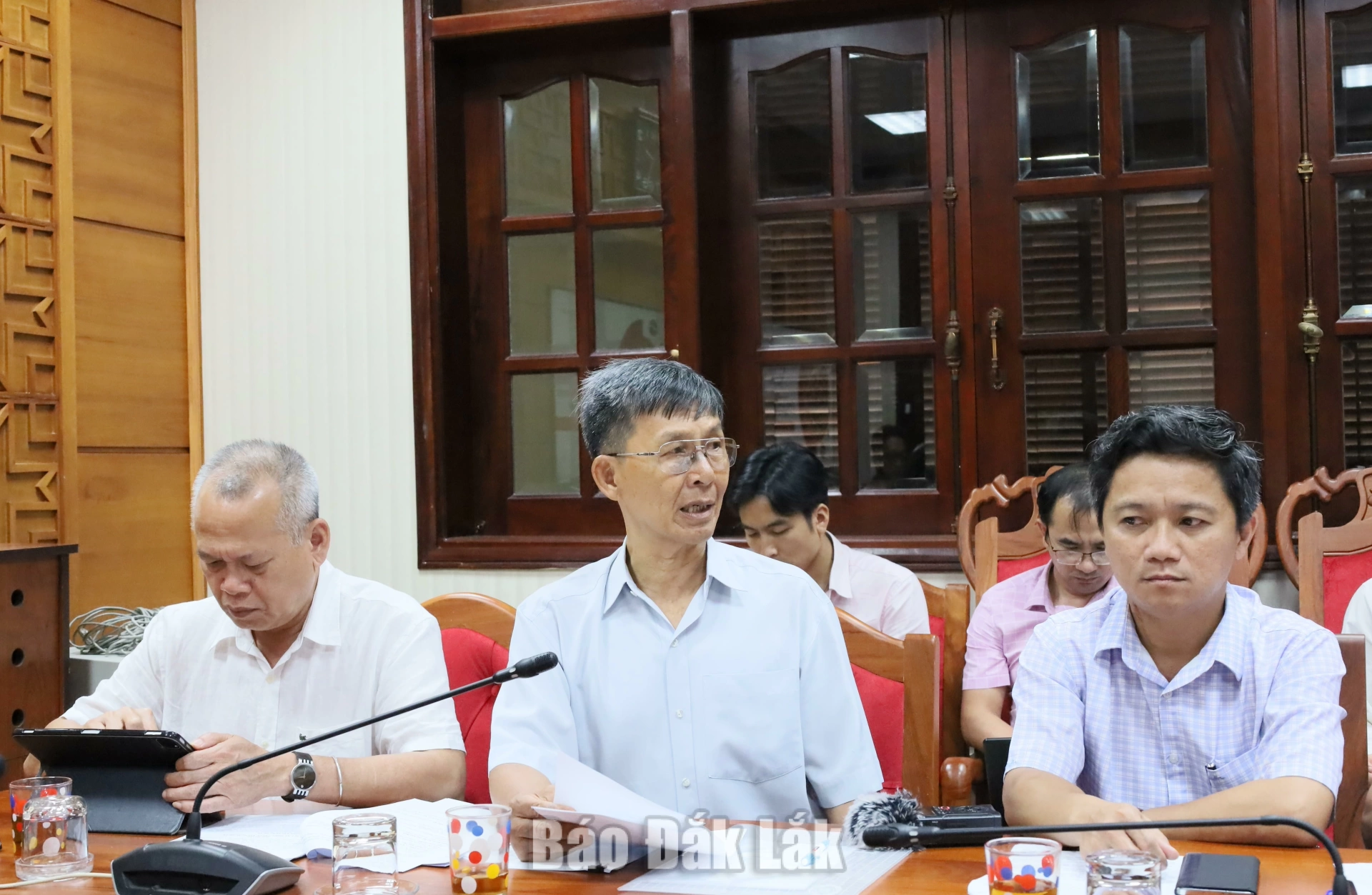 Ông Trịnh Đức Minh, Chủ tịch Hiệp hội Cà phê Buôn Ma Thuột báo cáo nội dung chương trình do đơn vị phụ trách.