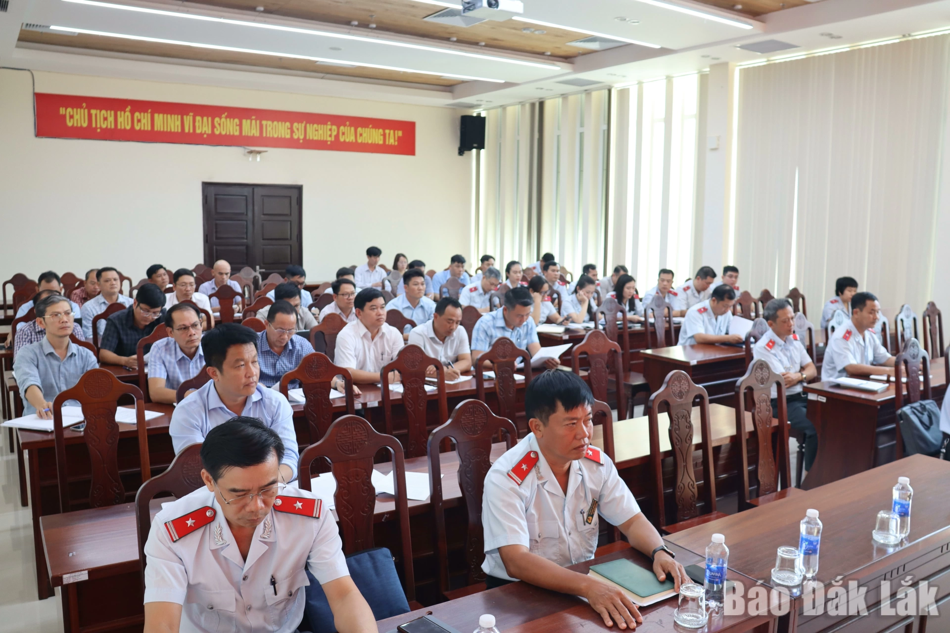 Đại biểu tham dự tại buổi công bố quyết định thanh tra. 