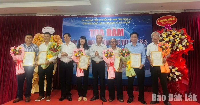 Tổ chức tọa đàm nhân Ngày Khoa học và Công nghệ Việt Nam