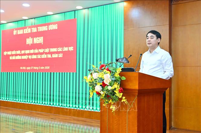Đồng chí Nghiêm Xuân Thành, Ủy viên Trung ương Đảng, Phó Chủ nhiệm UBKT Trung ương phát biểu tại hội nghị. Ảnh: TTXVN