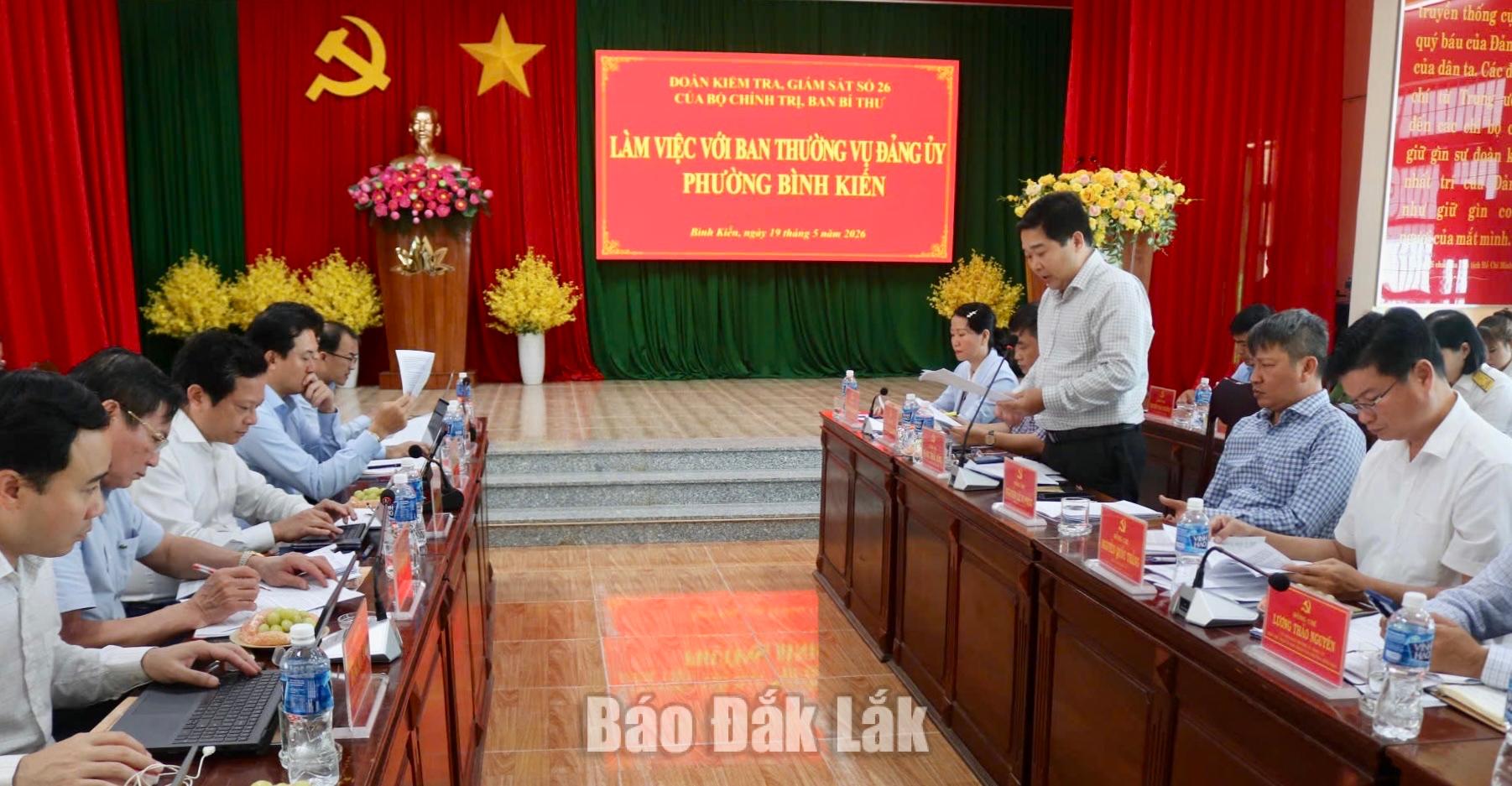 Quang cảnh buổi làm việc.