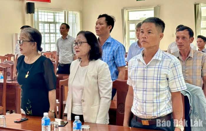 Đảng ủy Phường Xuân Đài trao Huy hiệu Đảng cho đảng viên đợt 19/5