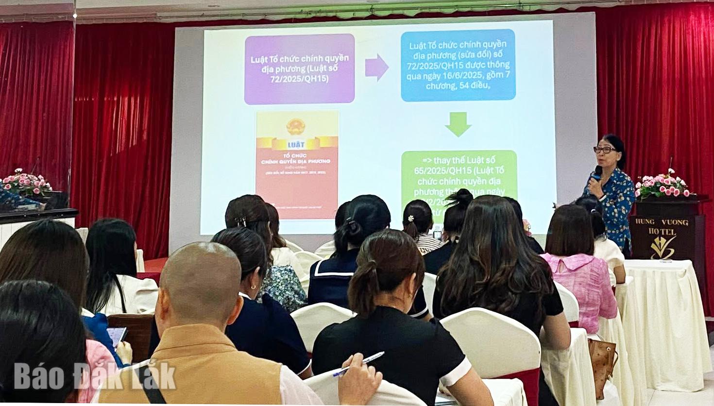 Quang cảnh lớp tập huấn.