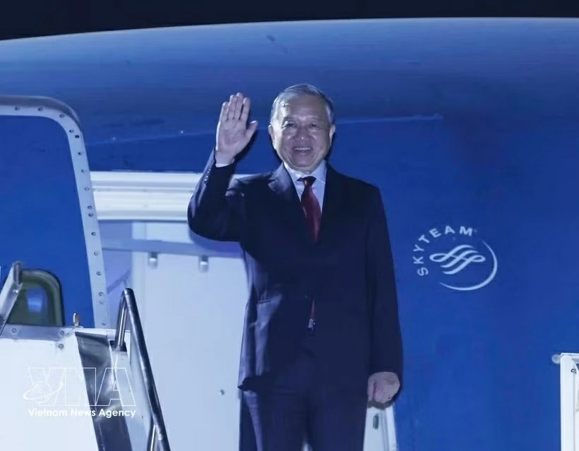 Party General Secretary and State President To Lam departs Mumbai for state visit to Sri Lanka. (Photo: VNA)