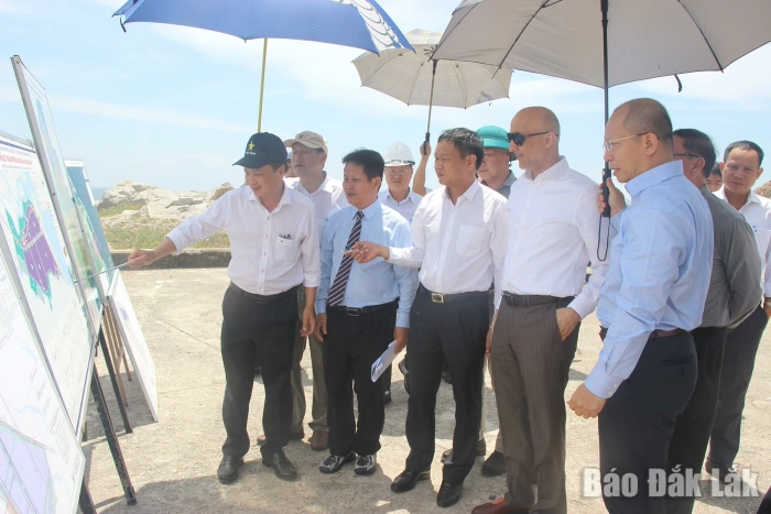Đoàn công tác của Đại sứ quán UAE khảo sát thực địa một số khu vực tiềm năng phía Đông tỉnh Đắk Lắk