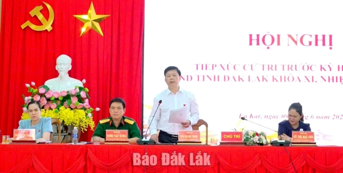 Tổ đại biểu số 8 HĐND tỉnh tiếp xúc cử tri xã Ea Kar