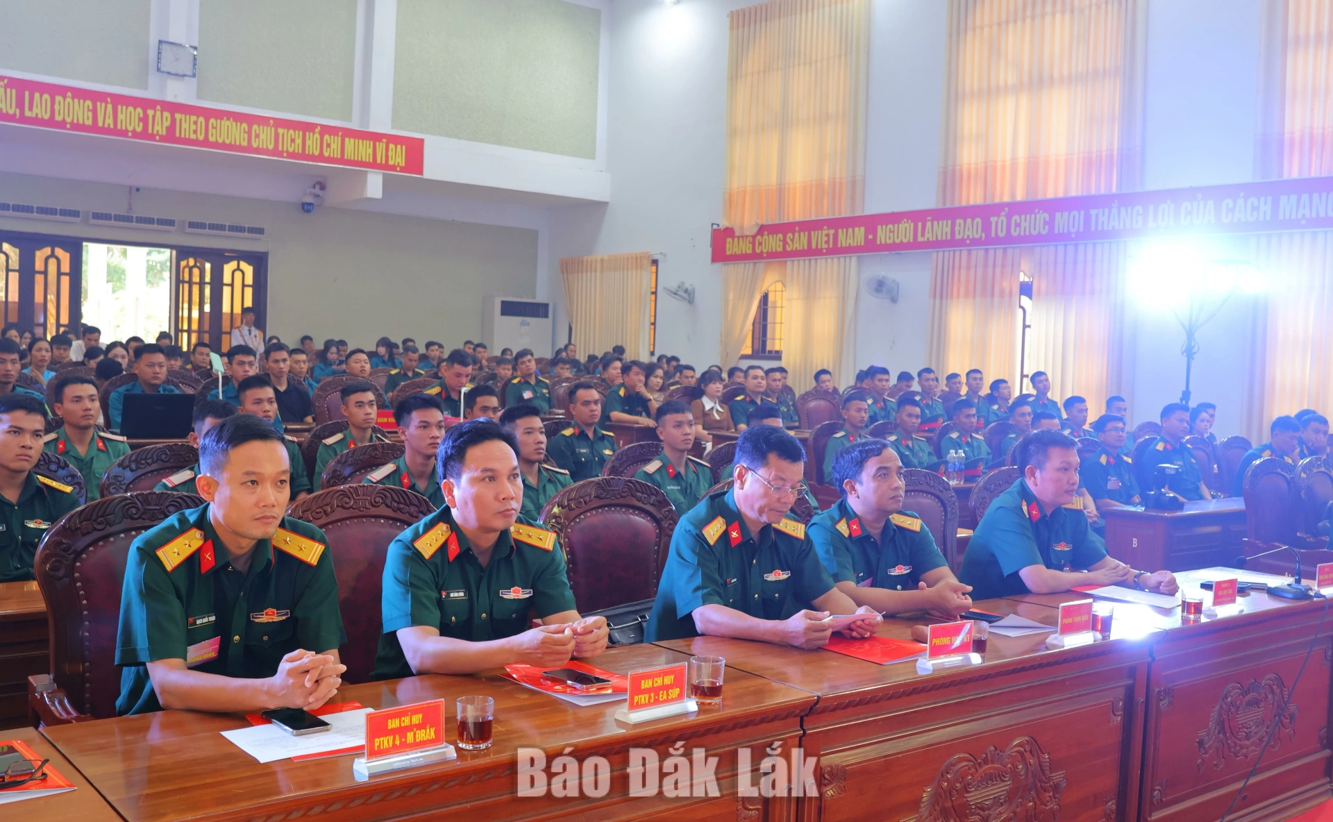 Các đại biểu tham dự hội thi.