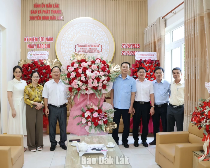 Trường Chính trị tỉnh chúc mừng Báo và Phát thanh, Truyền hình Đắk Lắk nhân Ngày Báo chí Cách mạng Việt Nam