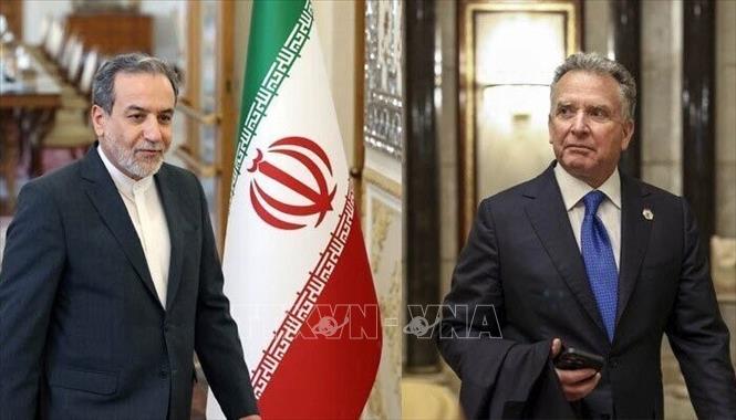 Ngoại trưởng Iran Abbas Araqchi (trái) và Đặc phái viên của Tổng thống Mỹ phụ trách vấn đề Trung Đông Steve Witkoff. Ảnh tư liệu: IRNA/TTXVN