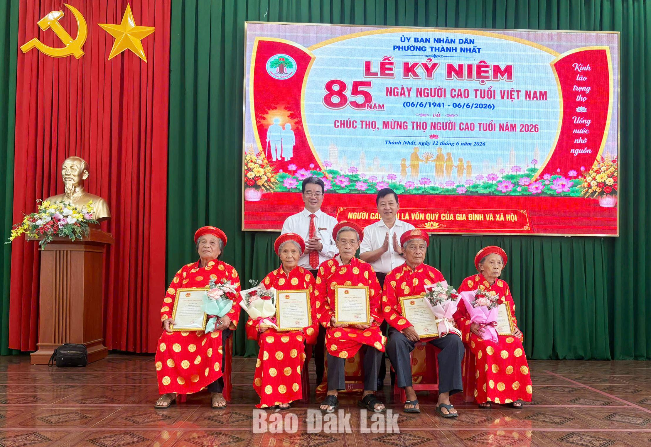 Bí thư Đảng ủy phường Thành Nhất Nguyễn Thanh Liêm; Chủ tịch UBND phường Thành Nhất Nguyễn Đình Tâm