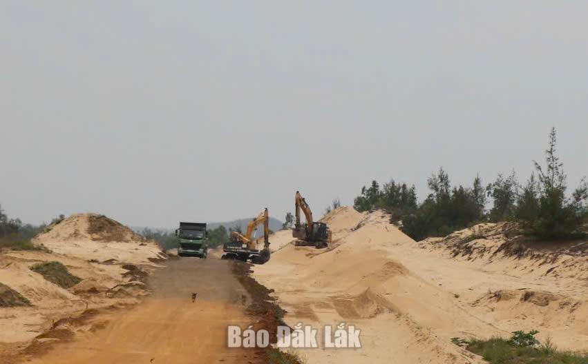 Dự án tuyến đường bộ ven biển tỉnh Phú Yên đoạn qua địa bàn xã Tuy An Nam.