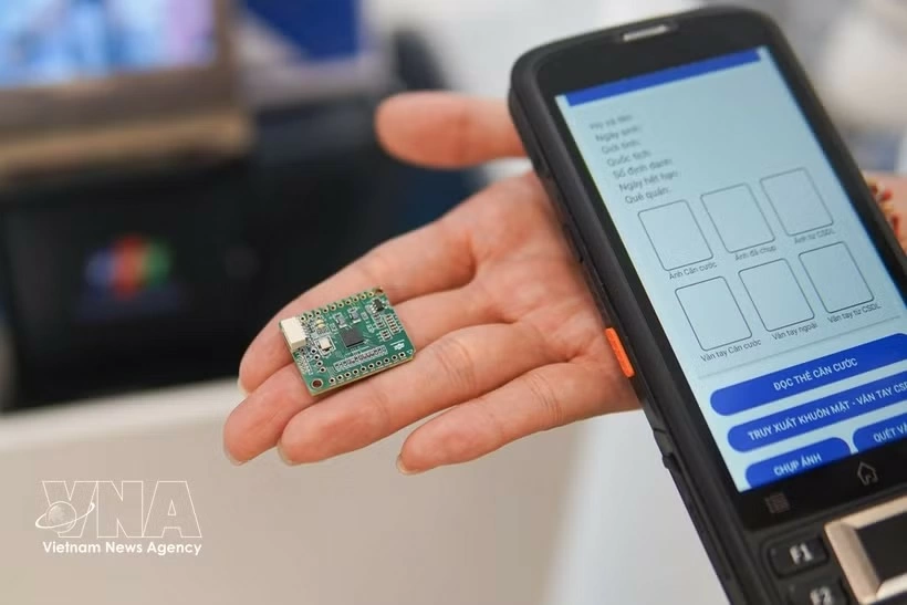 Semiconductor chips - a technology product at the VIIE 2025 Innovation Exhibition in October 2025. (Photo: VNA)
