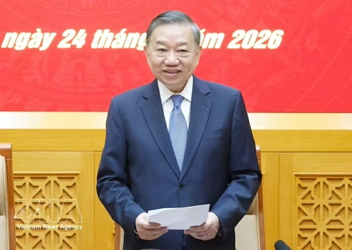 Top leader askes for building modern army based on science, technology
