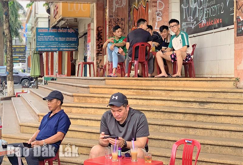 Cà phê “vỉa hè” Buôn Ma Thuột - Báo Đắk Lắk điện tử