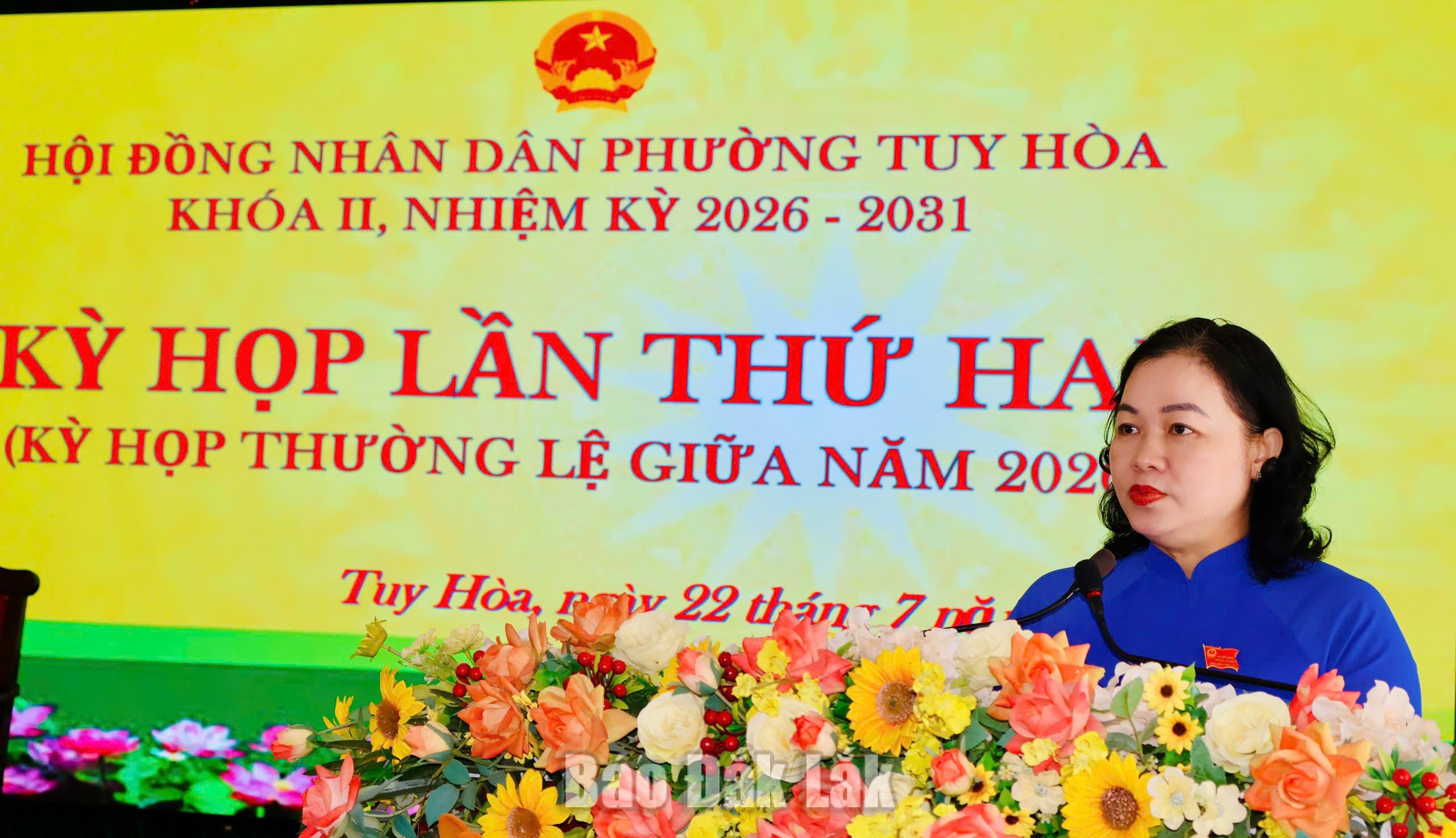 Đồng chí Đào Bảo Minh, Ủy viên Ban Thường vụ Tỉnh ủy, Bí thư Đảng ủy, Chủ tịch HĐND phường Tuy Hòa phát biểu tại kỳ họp thường lệ giữa năm HĐND phường Tuy Hòa.