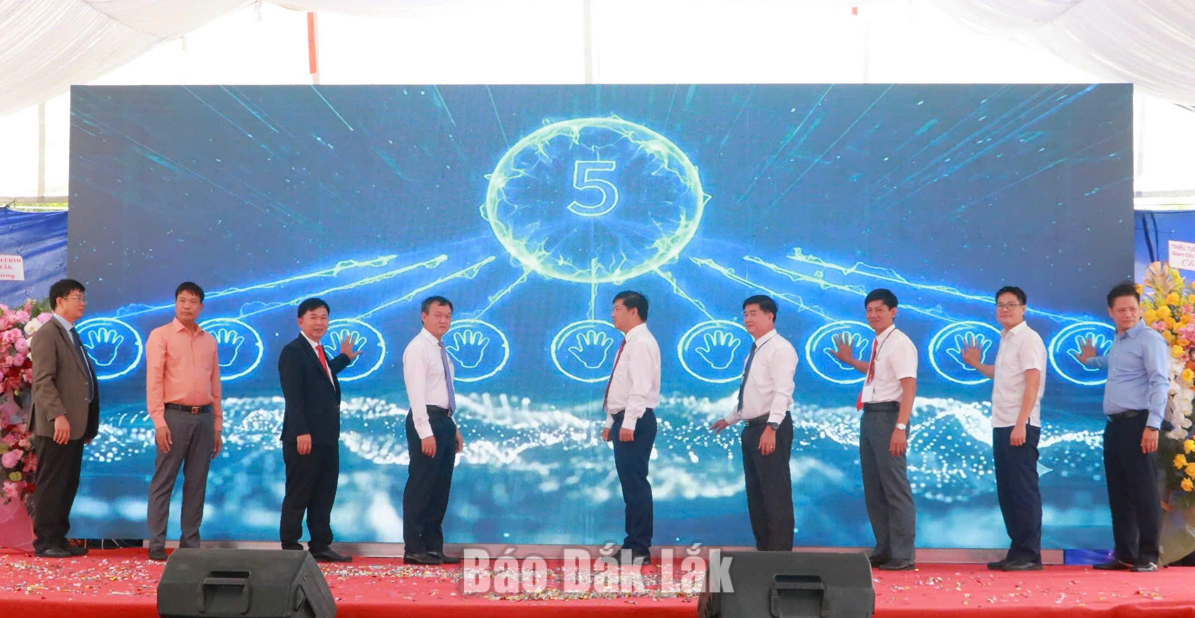 Lễ khởi động Dự án Đầu tư xây dựng hạ tầng kỹ thuật Cụm công nghiệp Tân Tiến. Ảnh: Thanh Xuân