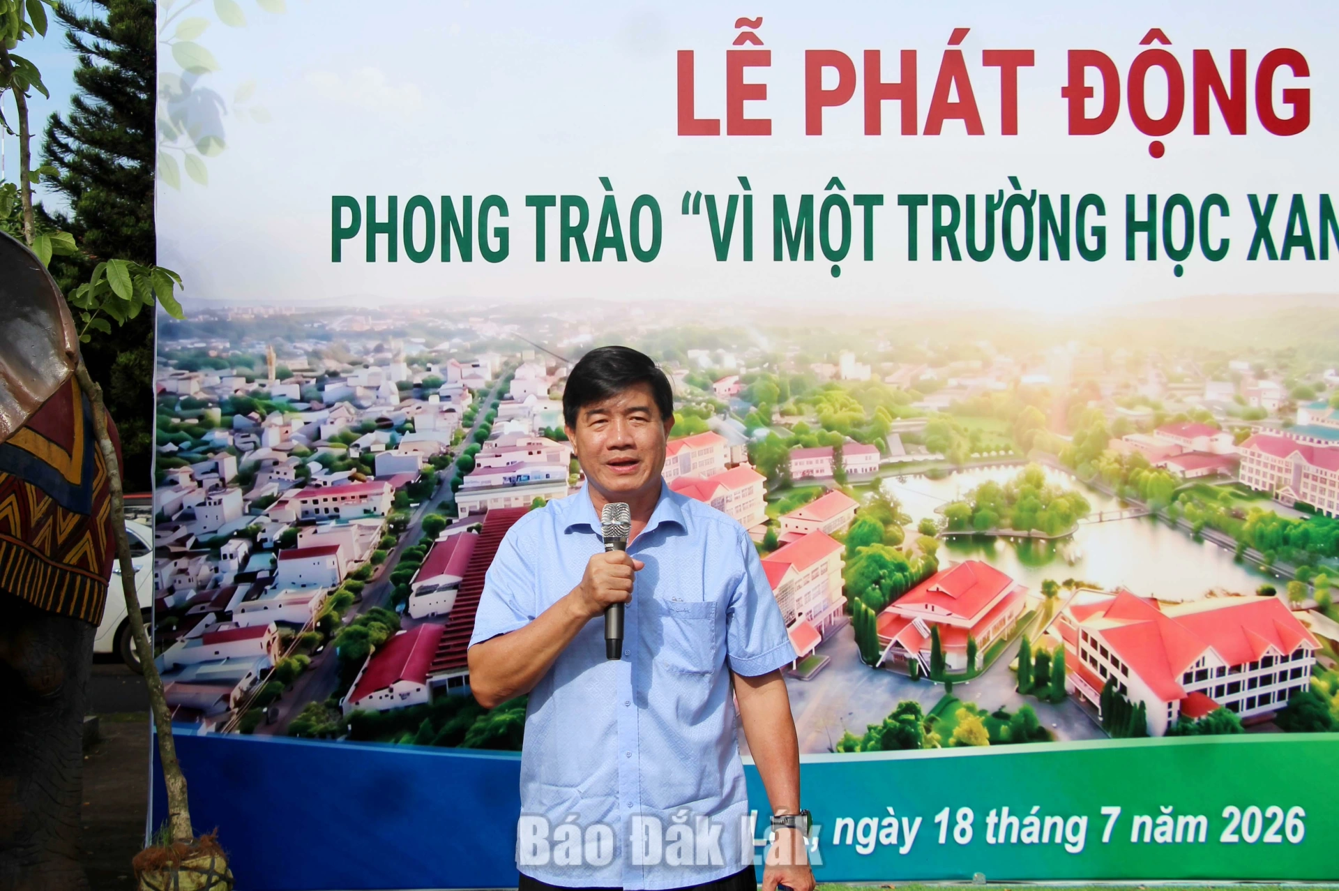 Phó Chủ tịch UBND tỉnh Nguyễn Thiên Văn phát biểu tại lễ phát động.