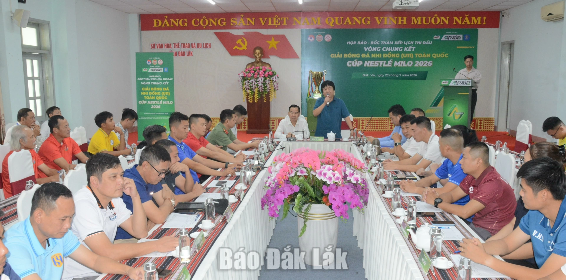 Các đại biểu tham dự buổi họp báo.