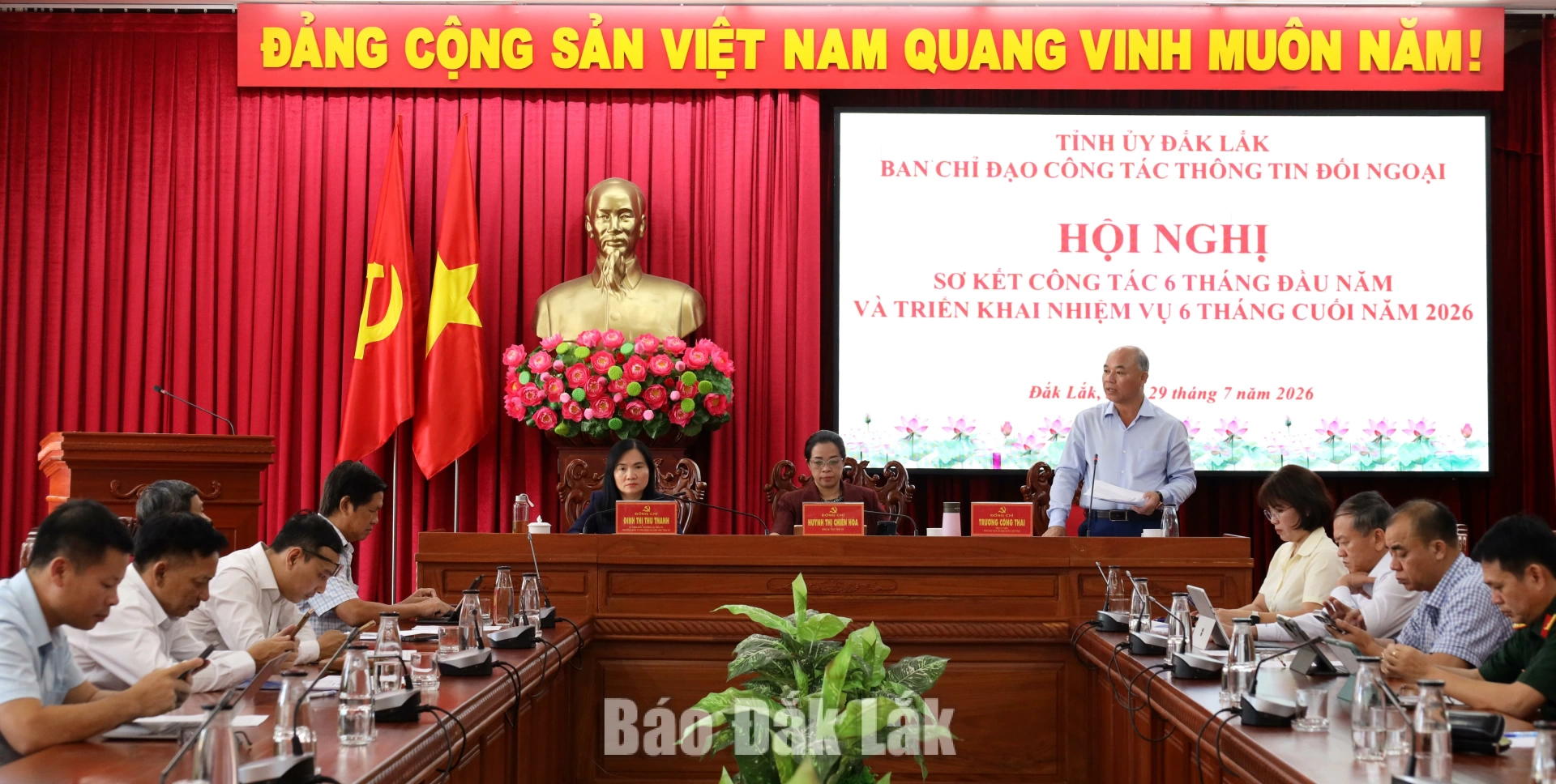Đồng chí Trương Công Thái, Phó Chủ tịch UBND tỉnh, Phó trưởng Ban Chỉ đạo nêu ý kiến tại hội nghị.