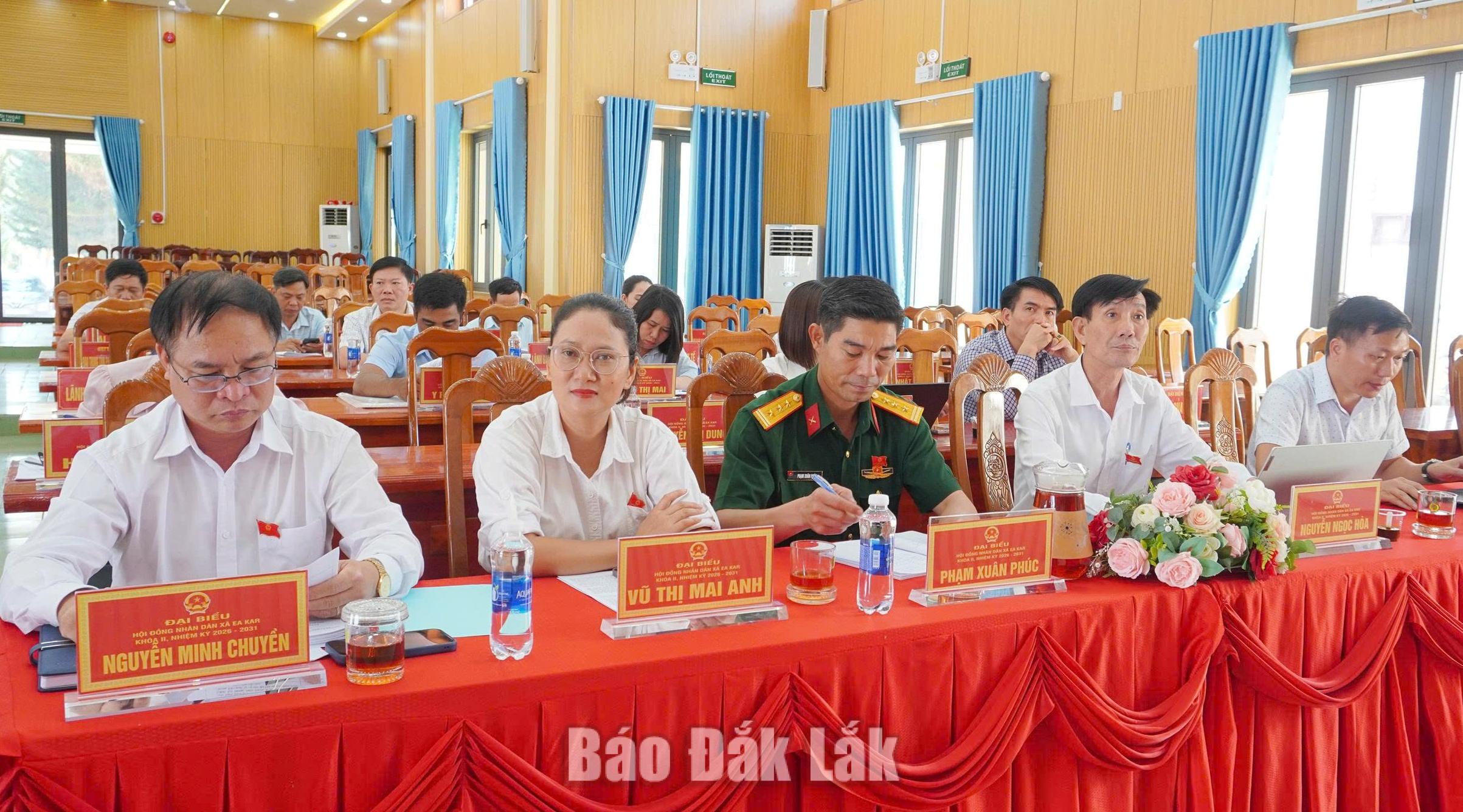 Các đại biểu tham dự kỳ họp.