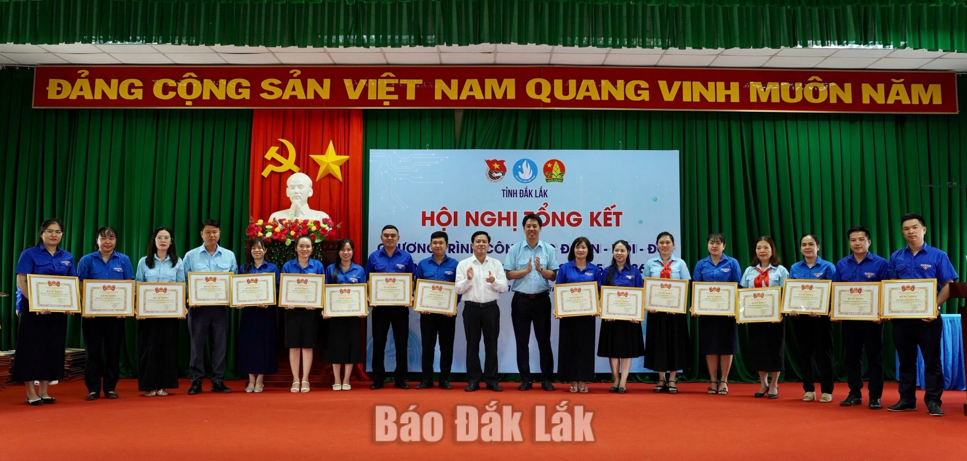 Các tập thể