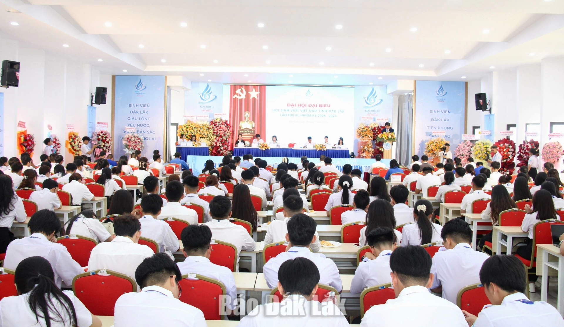 Toàn cảnh đại hội.