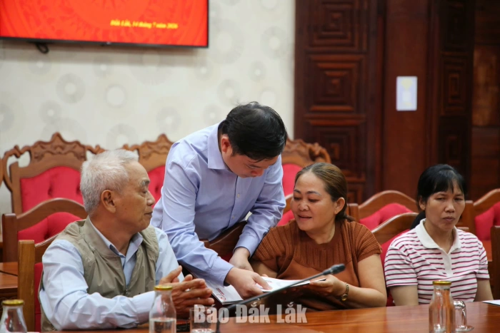 Báo Lao Động tri ân gia đình liệt sĩ, người có công tỉnh Đắk Lắk