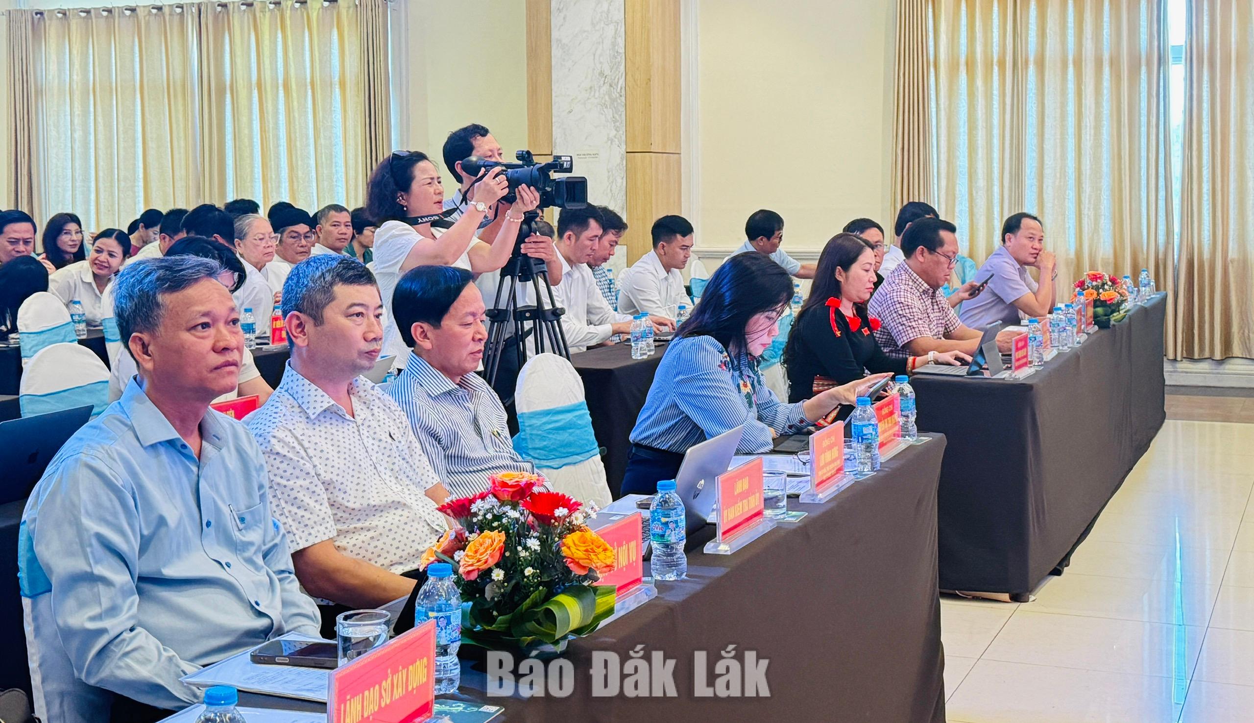 Đại biểu tham dự.