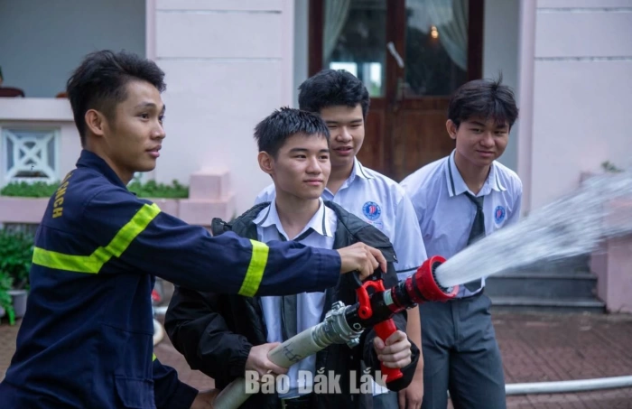 Ra mắt Trung tâm Giáo dục cộng đồng về phòng cháy chữa cháy và cứu nạn cứu hộ tại phía Đông tỉnh