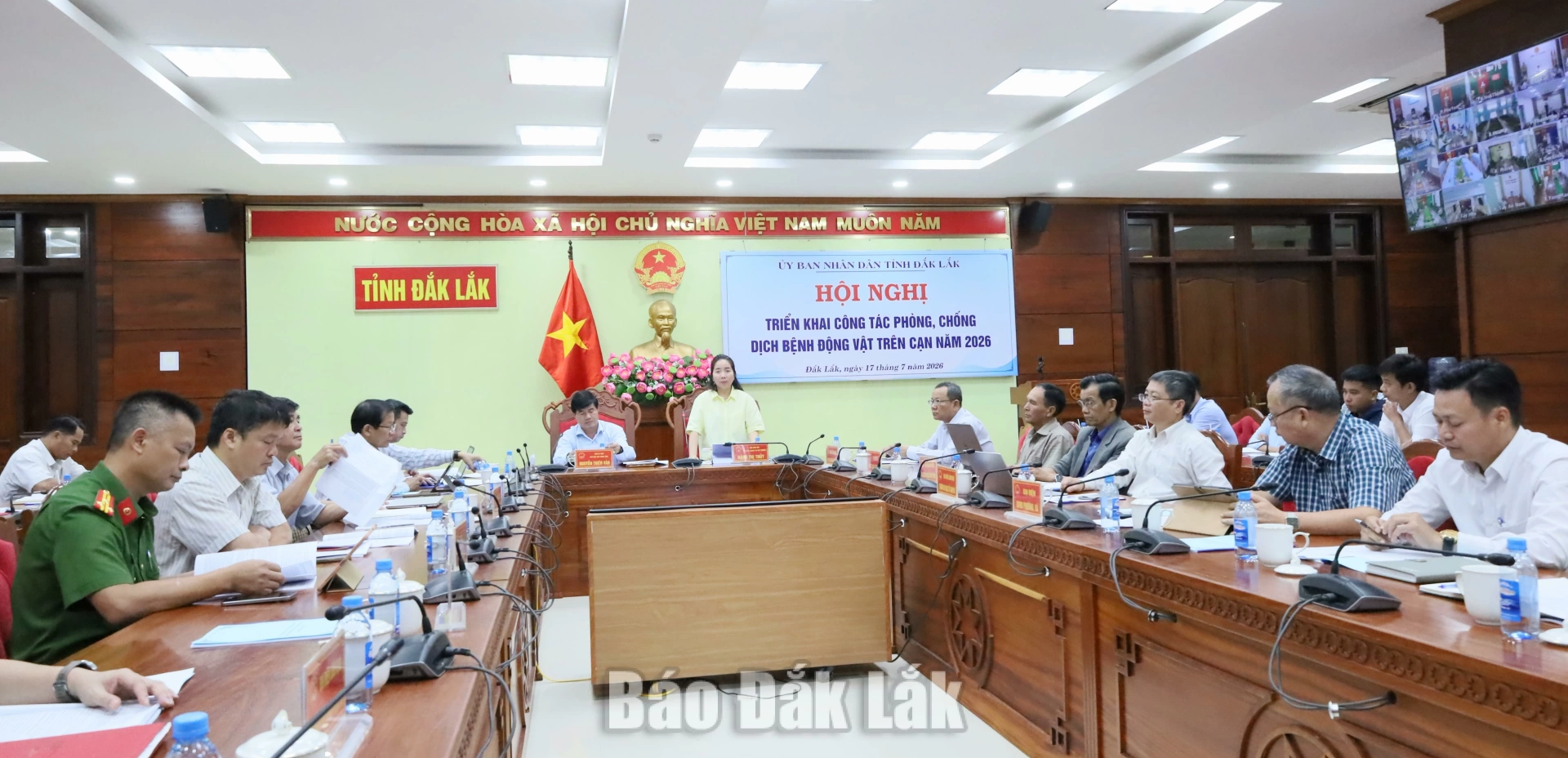 Các đại biểu tham dự hội nghị.