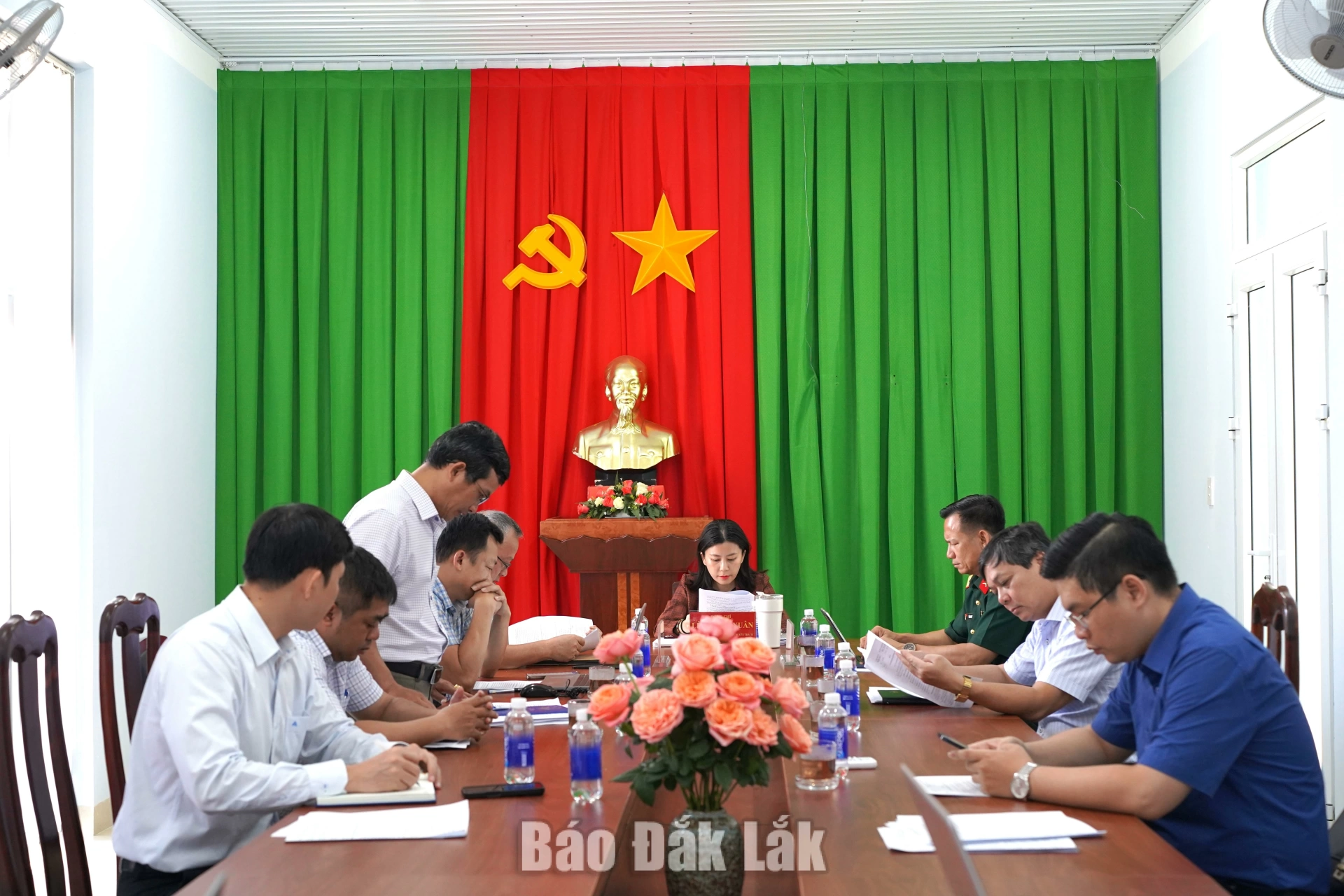 Đại biểu tham dự buổi làm việc.
