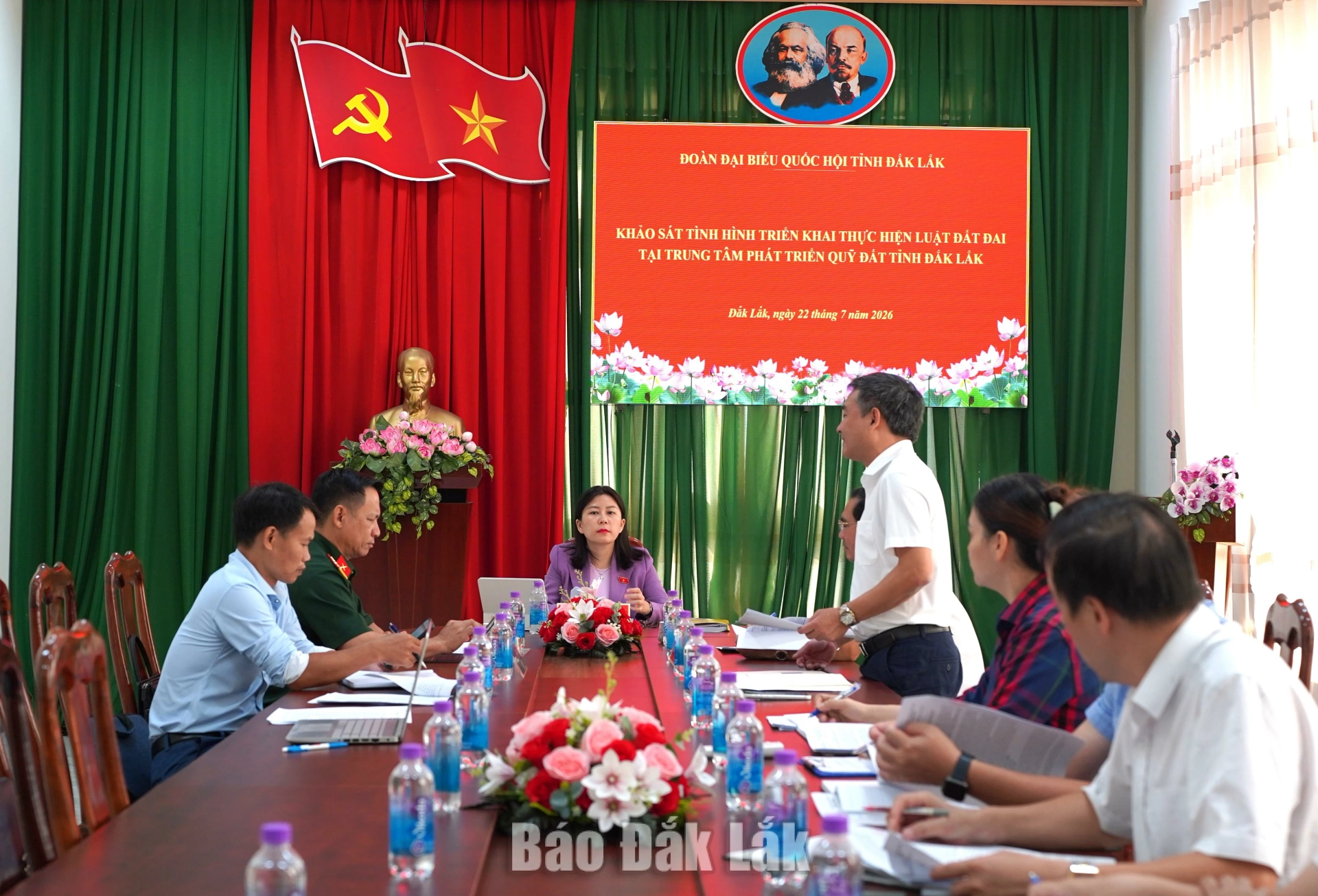 Đại biểu tham dự buổi làm việc.