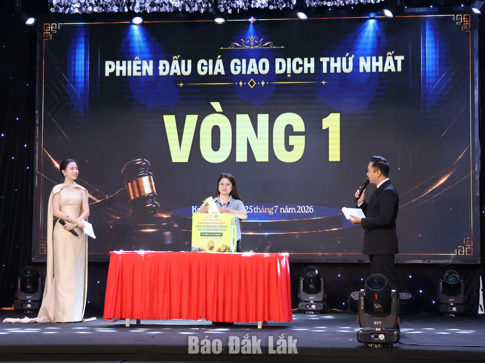Doanh nghiệp bỏ phiếu đấu giá.