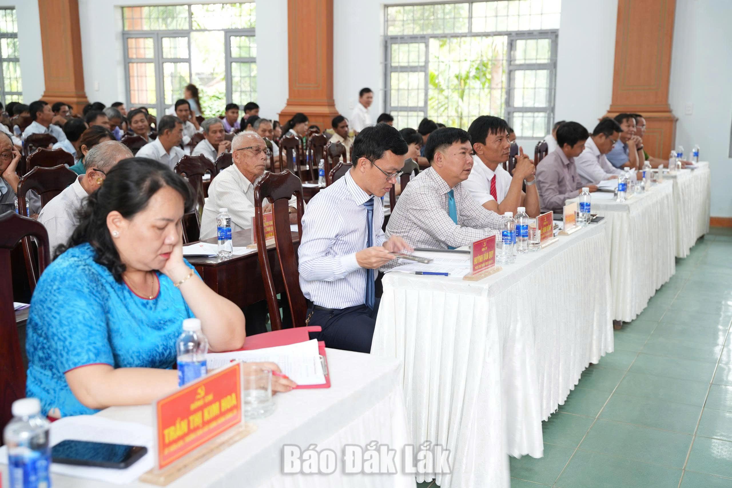 Đại biểu tham dự hội nghị.