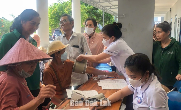 Xã Ea Ly khám sức khỏe định kỳ cho hơn 7.700 người dân