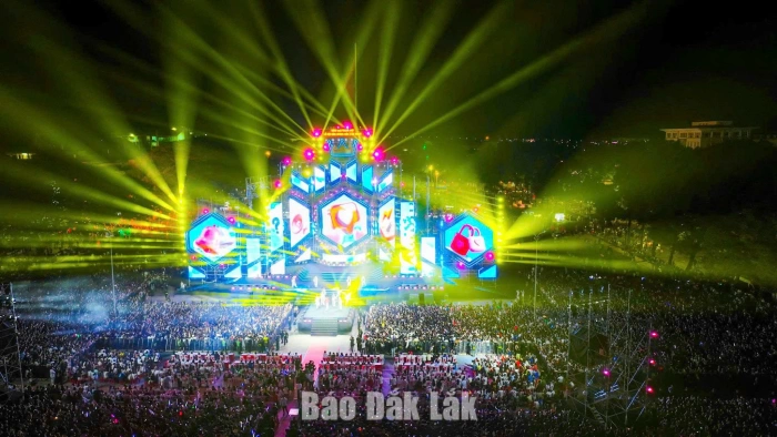Đắk Lắk sôi động đêm đại nhạc hội