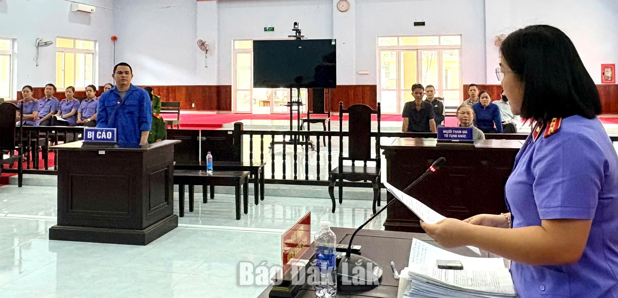 Quang cảnh phiên tòa.