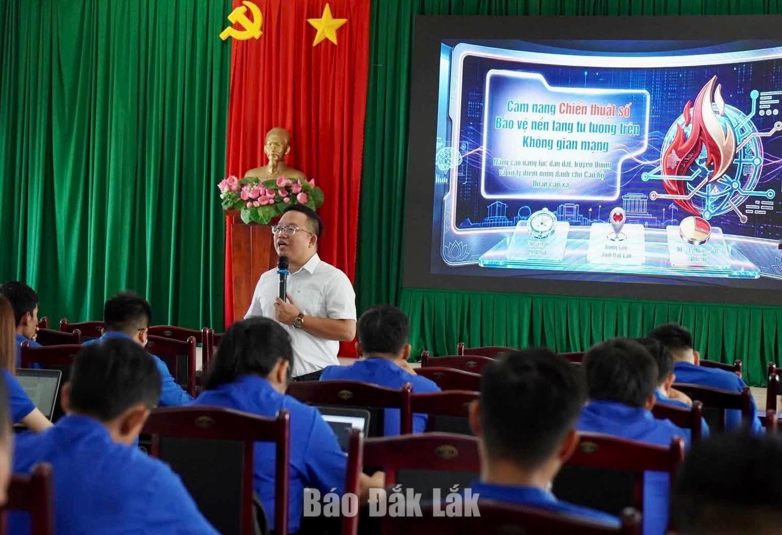 Báo cáo viên trao đổi chuyên đề tại Hội nghị tập huấn công tác Đoàn năm 2026.