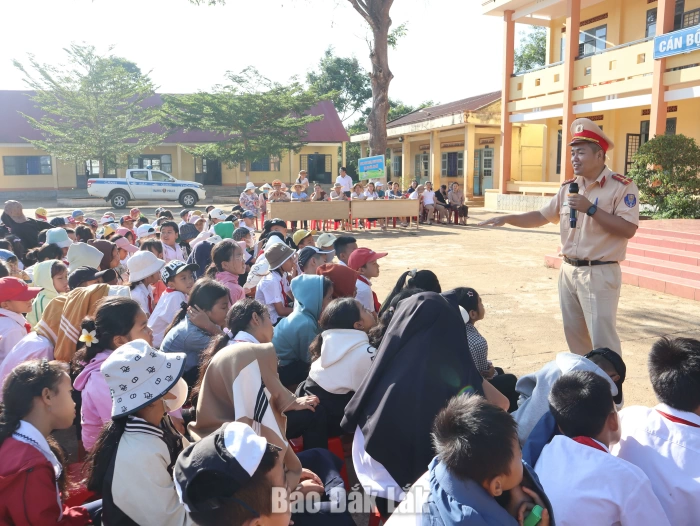 An toàn cho trẻ bắt đầu từ trách nhiệm của người lớn