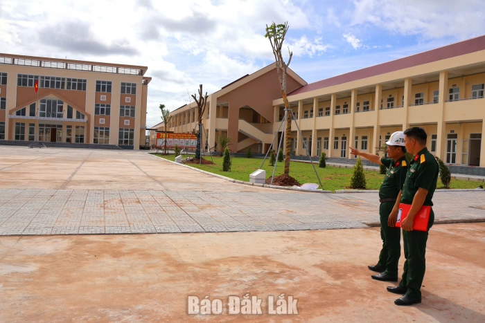Những ngôi trường mở lối tương lai vùng khó