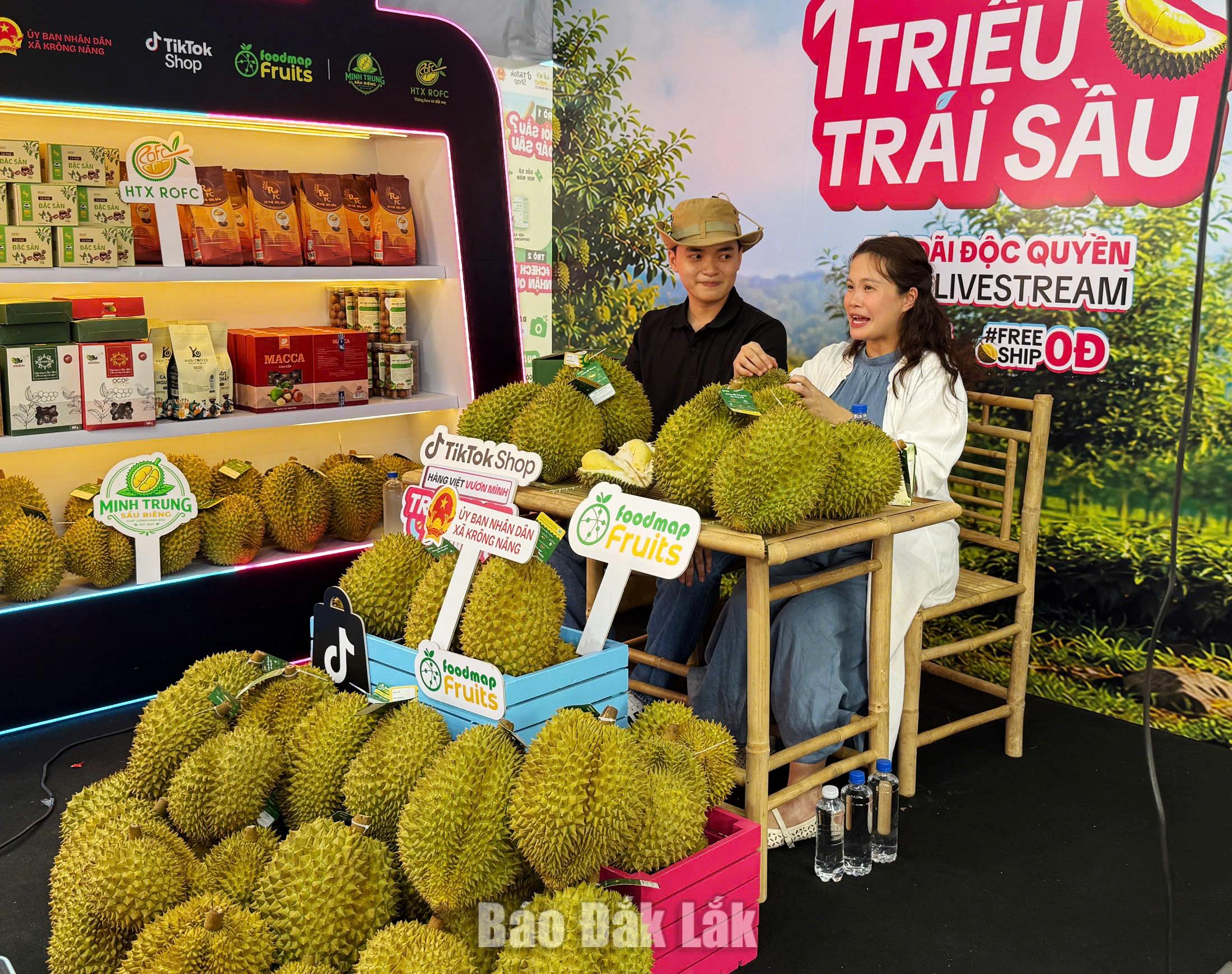 Krong Nang was a standout in the durian livestream sales campaign, generating more than 2.4 billion VND in revenue.